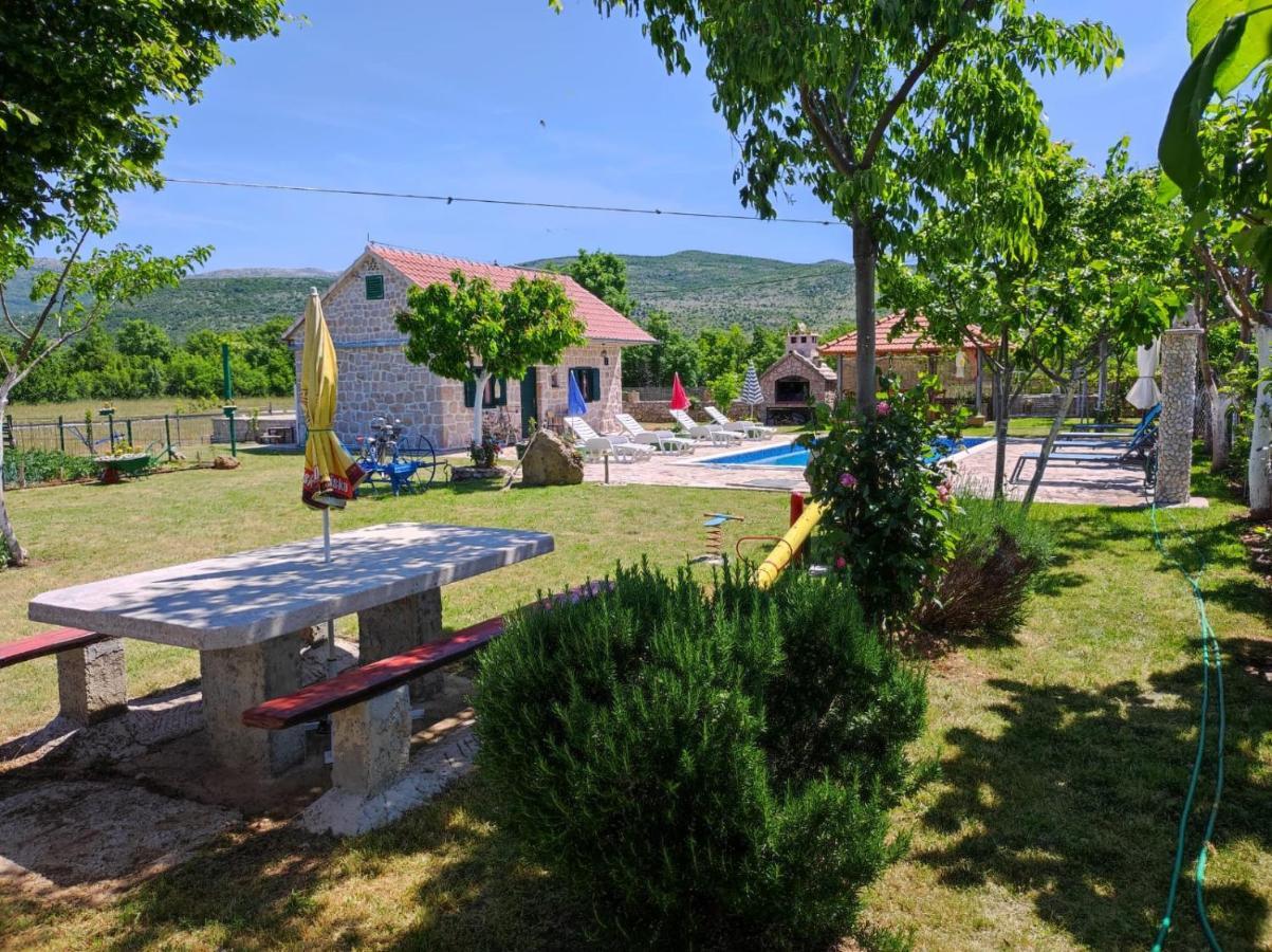 Nikini Dvori Βίλα Gradac  Εξωτερικό φωτογραφία